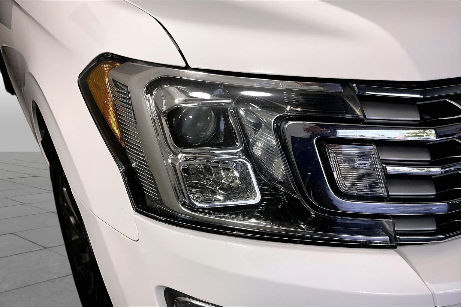 Used 2019 Oxford White Ford Limited image 25