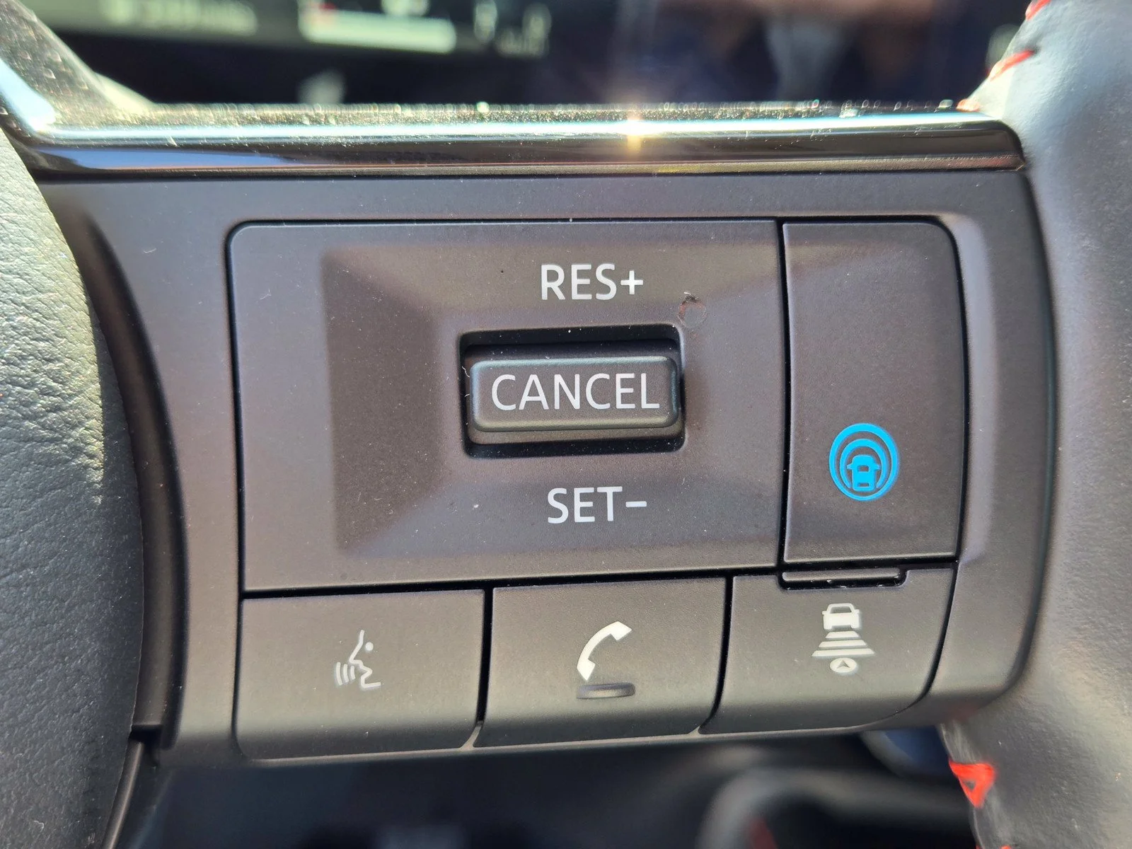 Used 2026 Aspen White/Super Black Nissan SR image 30