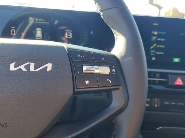 New 2026 Steel Gray Kia LX image 17