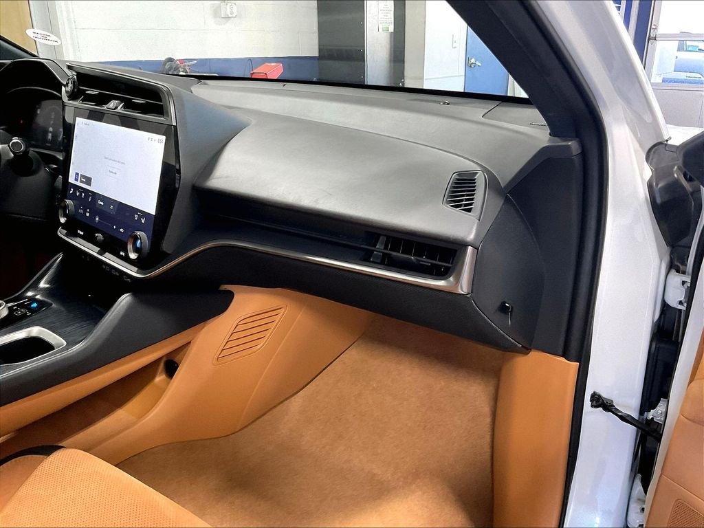 Used 2023 White Lexus 450e Luxury image 13