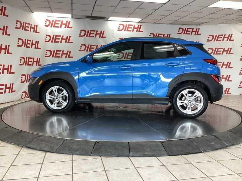 Certified Used 2022 Blue Hyundai SEL image 4