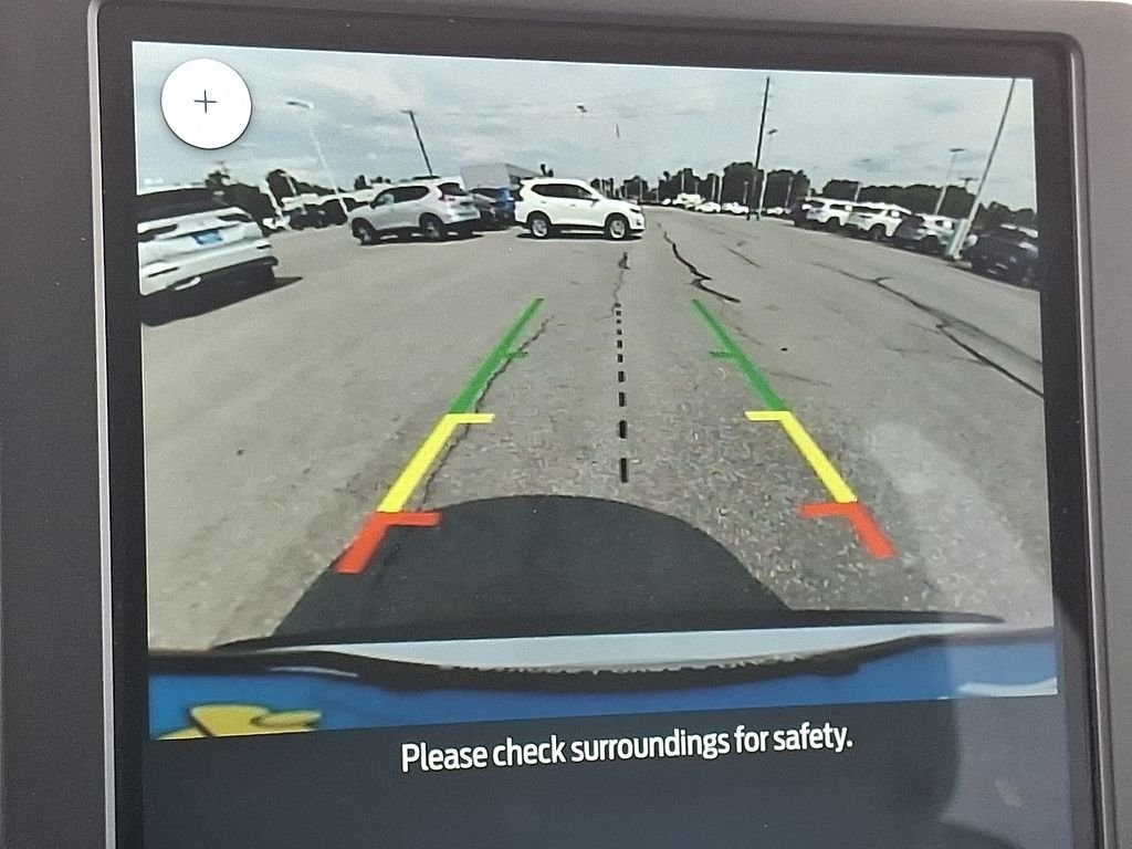 Used 2022  Ford SEL image 19