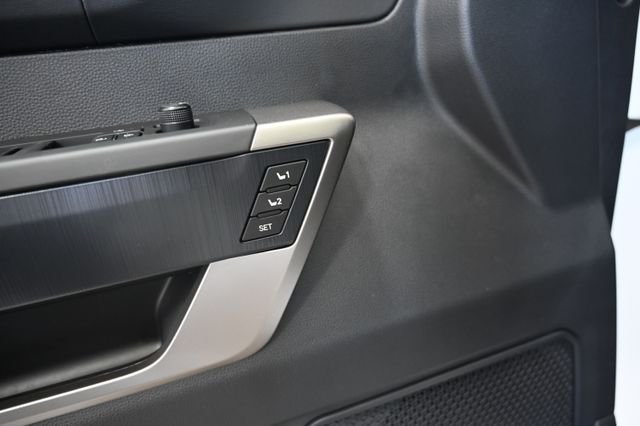 New 2026 Wind Chill Pearl <sup>1</sup> Toyota  Platinum image 32