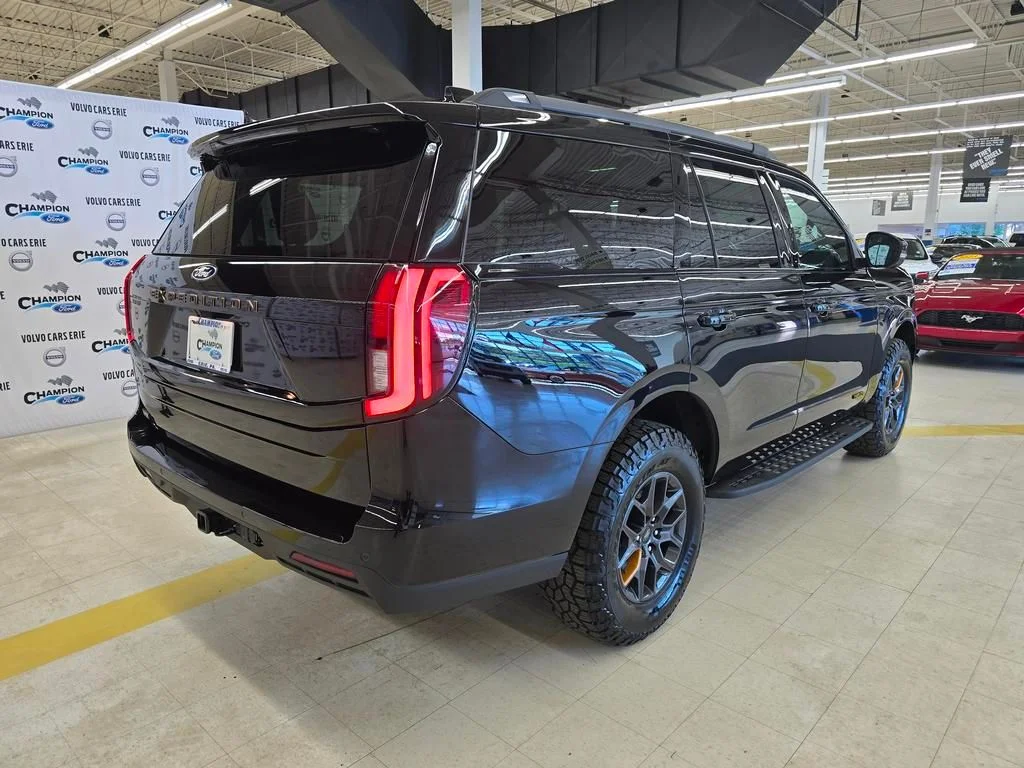 New 2027 Agate Black Metallic Ford Tremor® image 8