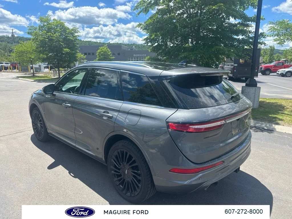 Used 2022 Gray Lincoln Reserve image 7