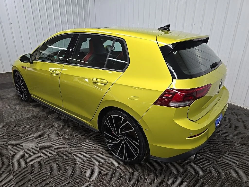 Used 2022 Yellow Volkswagen Autobahn image 9