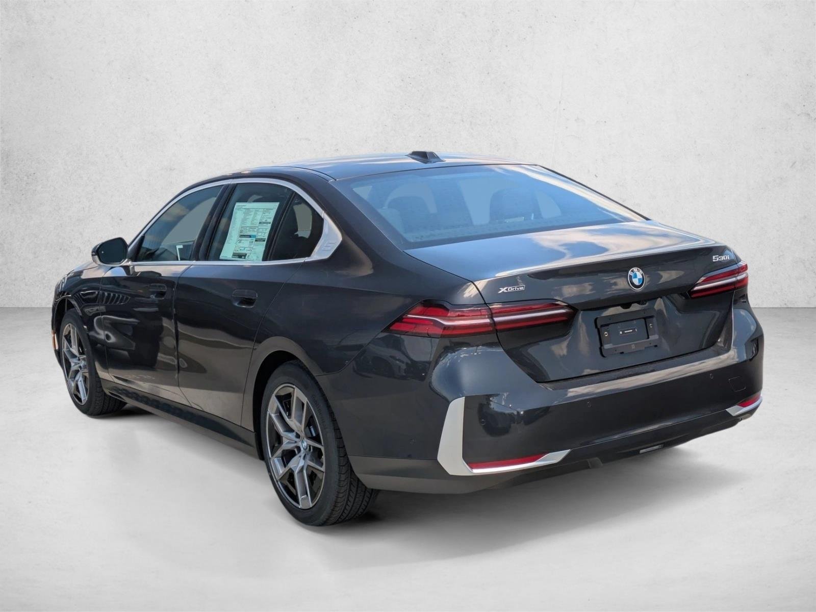 Used 2027 Dark Graphite Metallic BMW 530i xDrive image 9
