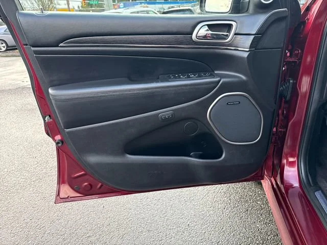 Used 2018 Velvet Red Pearlcoat Jeep High Altitude image 15