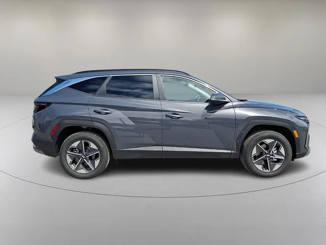 New 2026 Gray Hyundai SEL Premium image 5