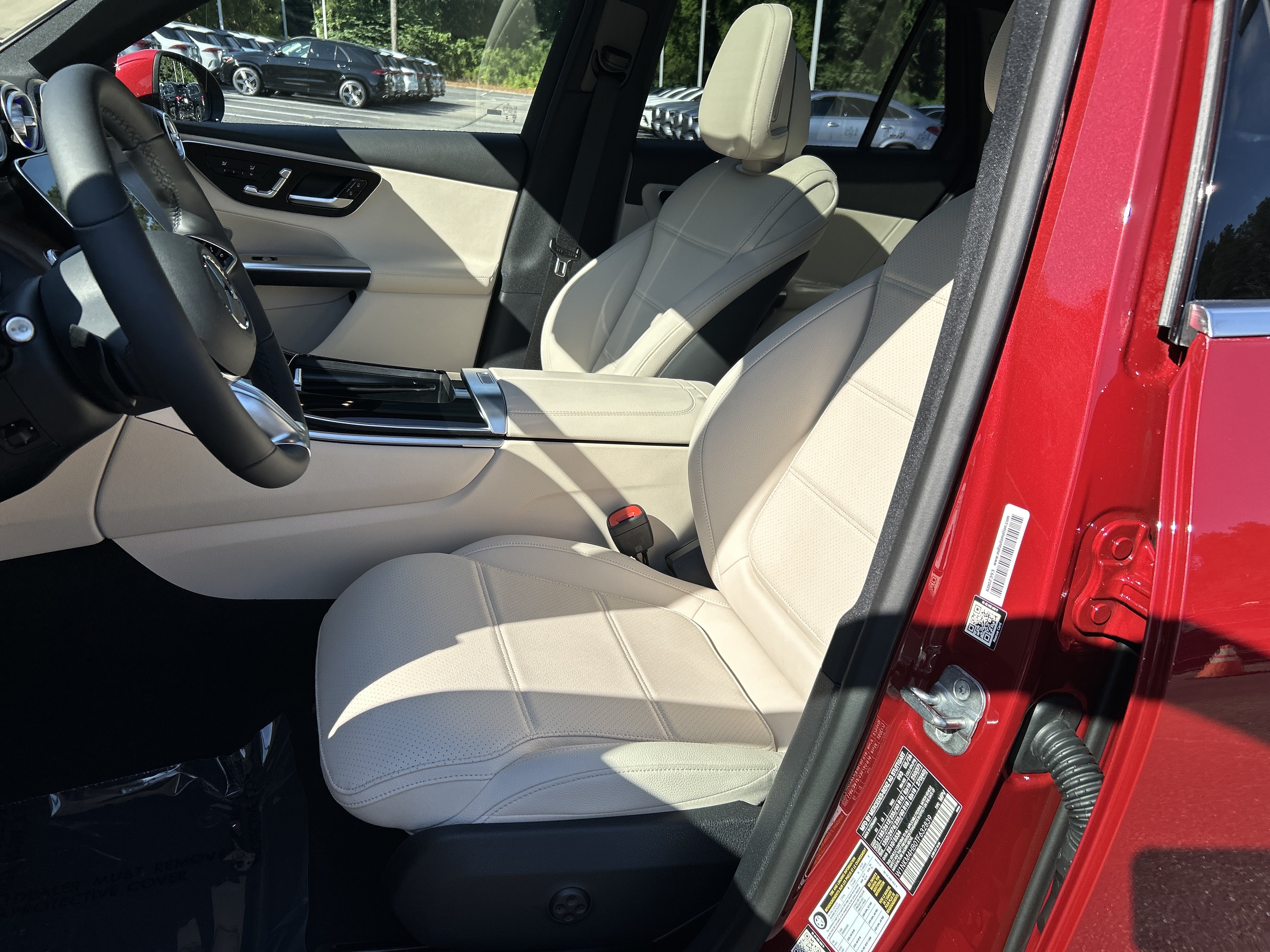 New 2026 MANUFAKTUR Patagonia Red Metallic Mercedes-Benz GLC 300 4MATIC® SUV image 21