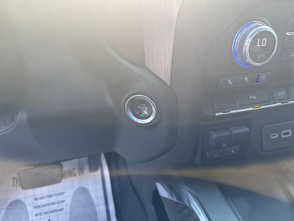 Used 2021 Hunter Metallic GMC Denali image 37