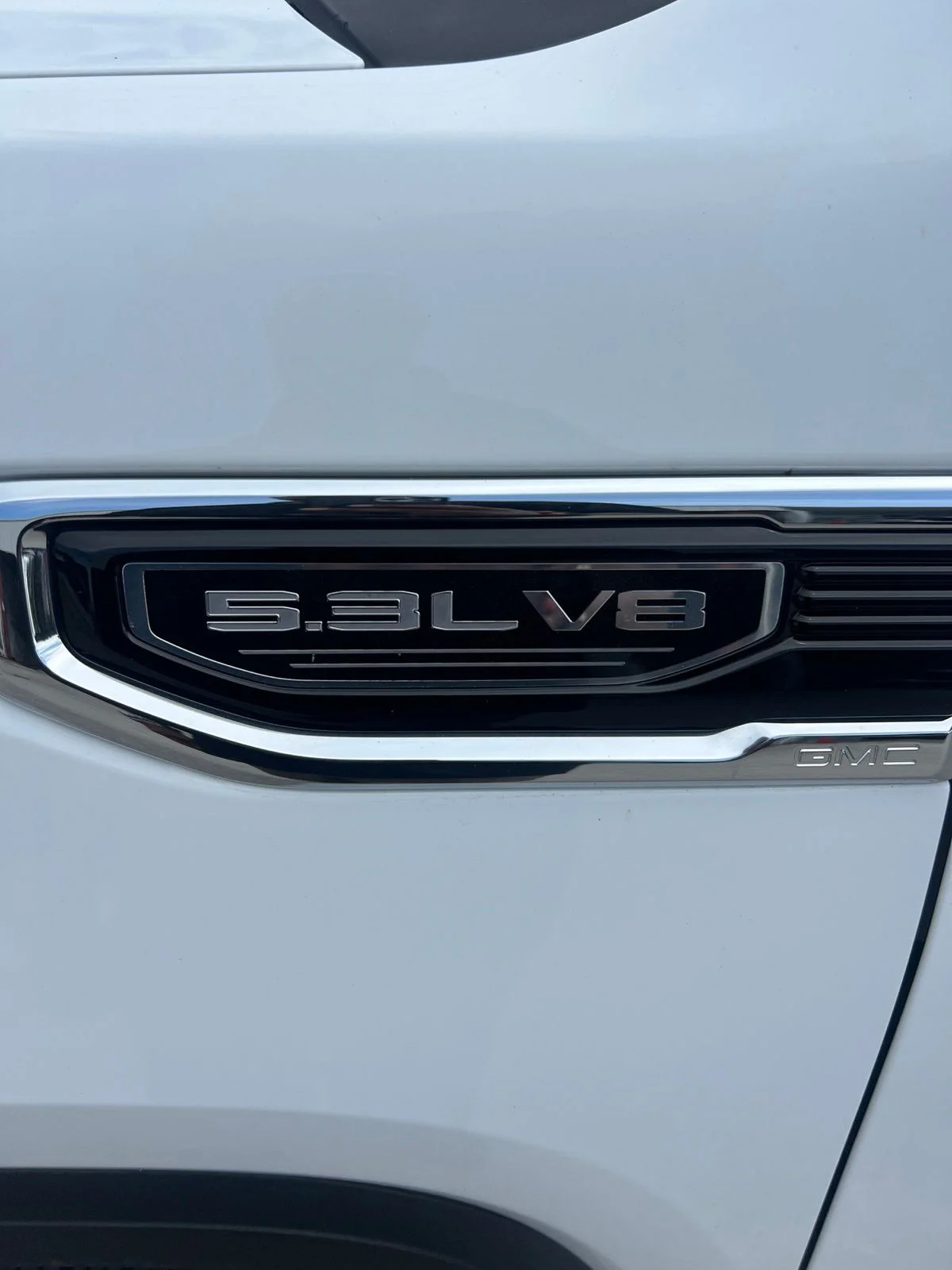 Used 2020 White GMC SLT image 10