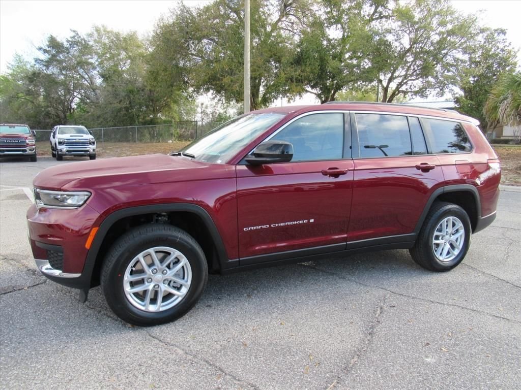 New 2026 Velvet Red Pearlcoat Jeep Laredo X image 4