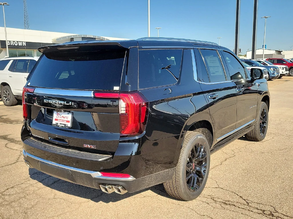 2026 GMC Yukon Denali - Photo 10