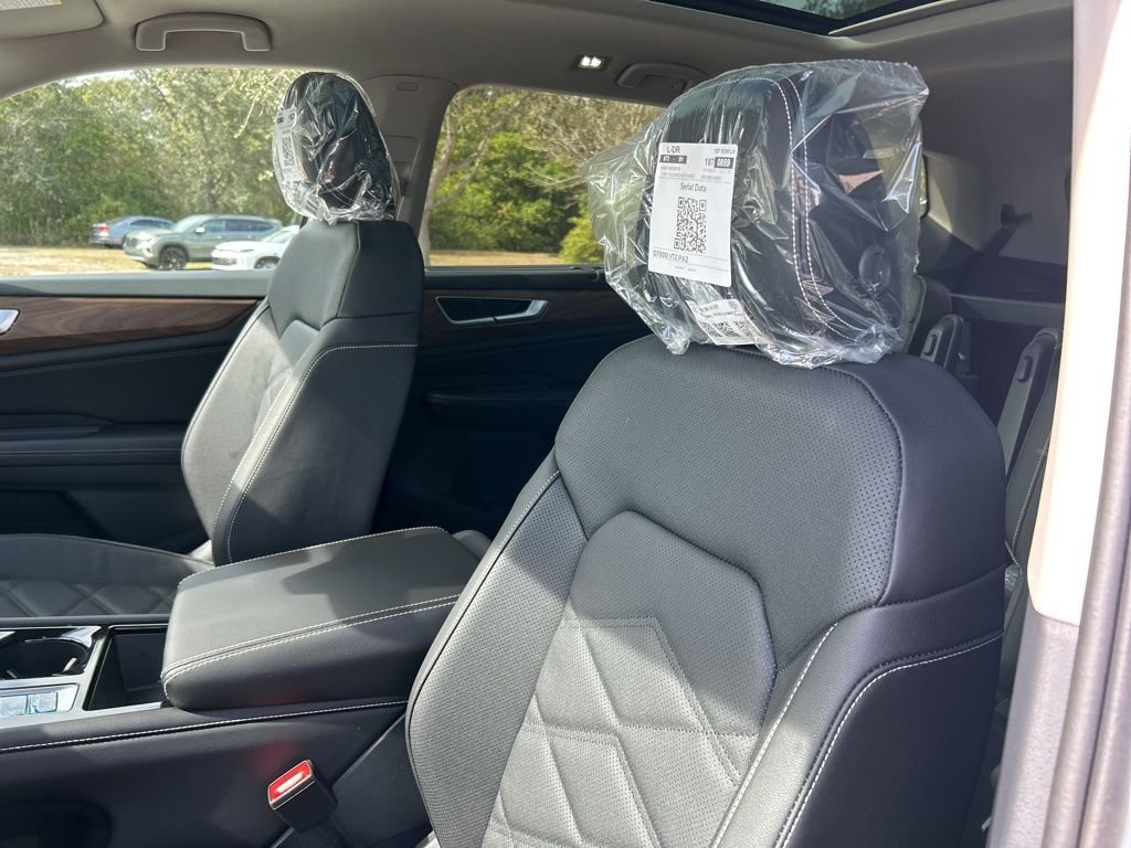 New 2026 White/off-white Volkswagen SE w/Technology image 22