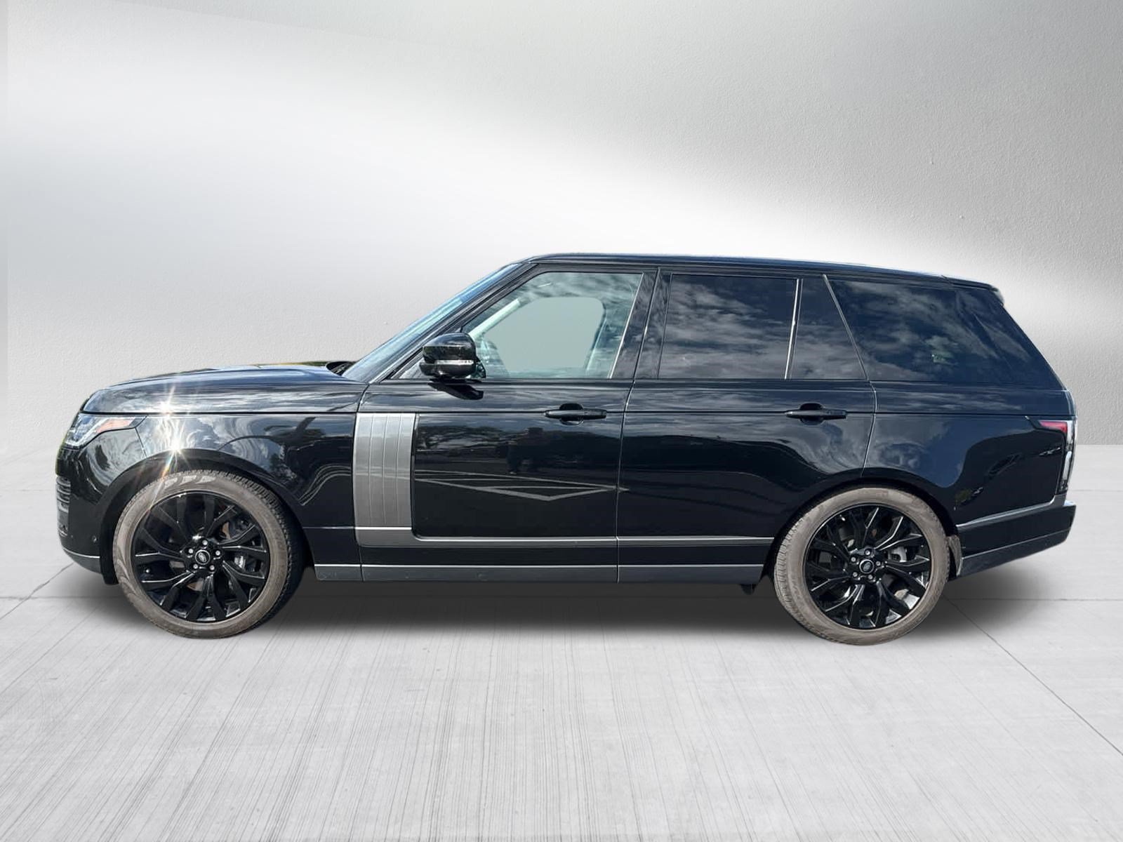 Used 2021 Santorini Black Metallic Land Rover Westminster image 2