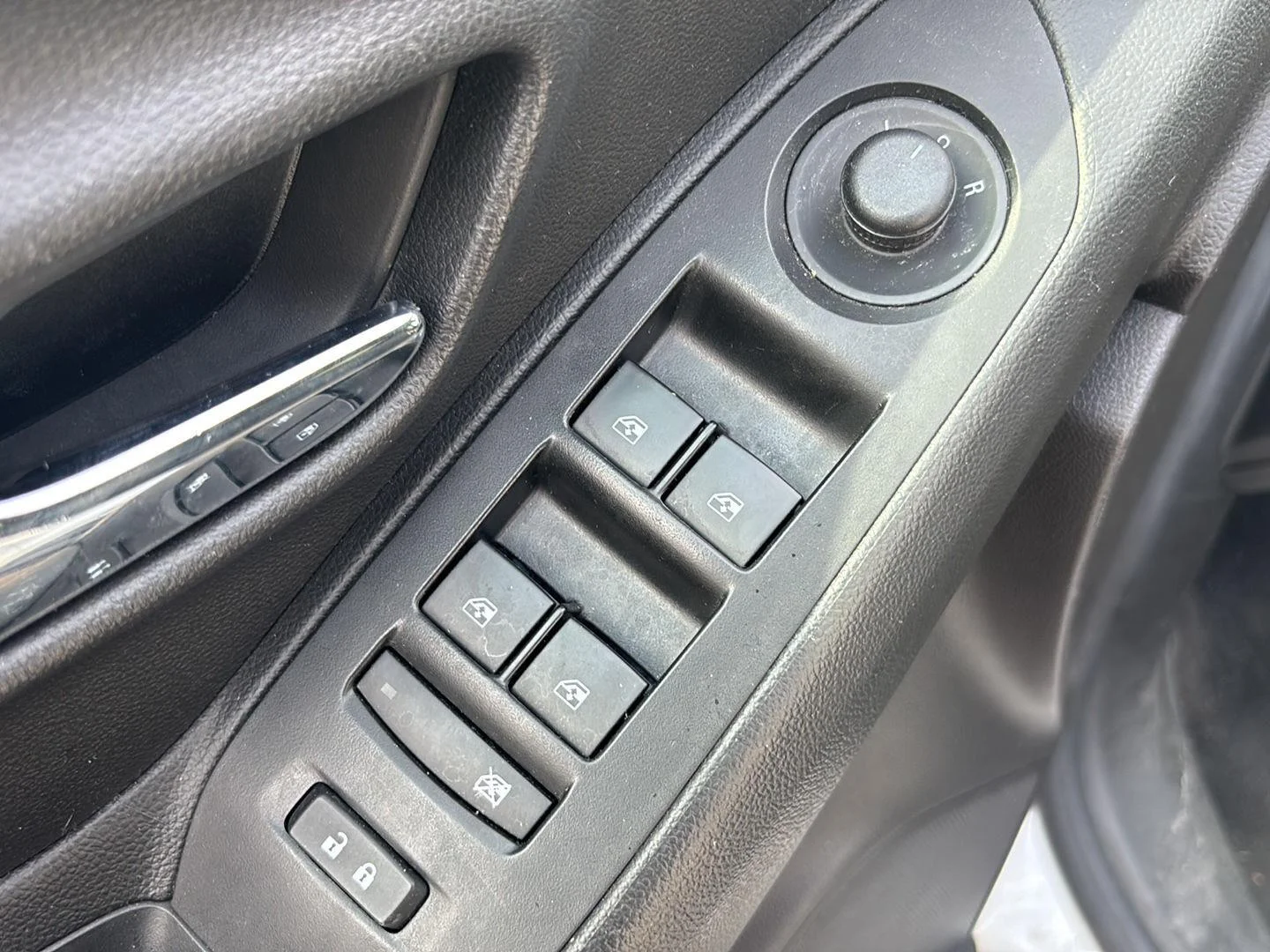 Used 2020 Wh Chevrolet  image 6