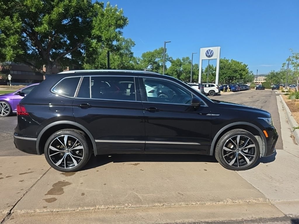 Used 2023 Deep Black Volkswagen 2.0T SEL R-Line image 6