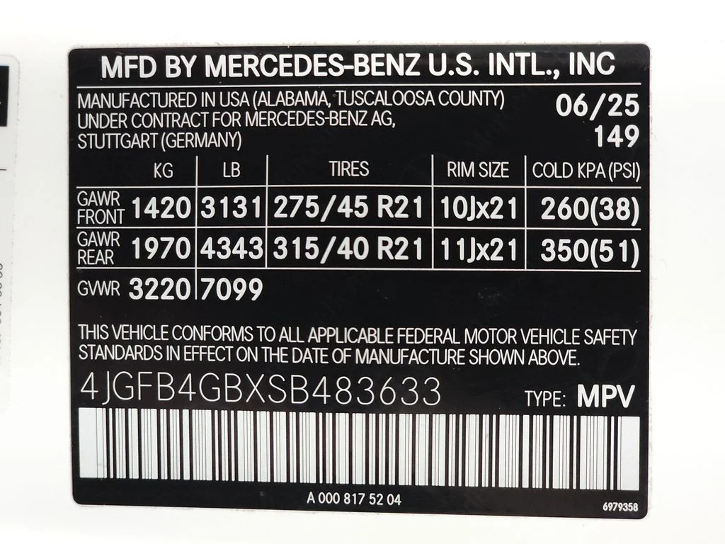 Used 2025 Polar White Mercedes-Benz GLE 450e image 38