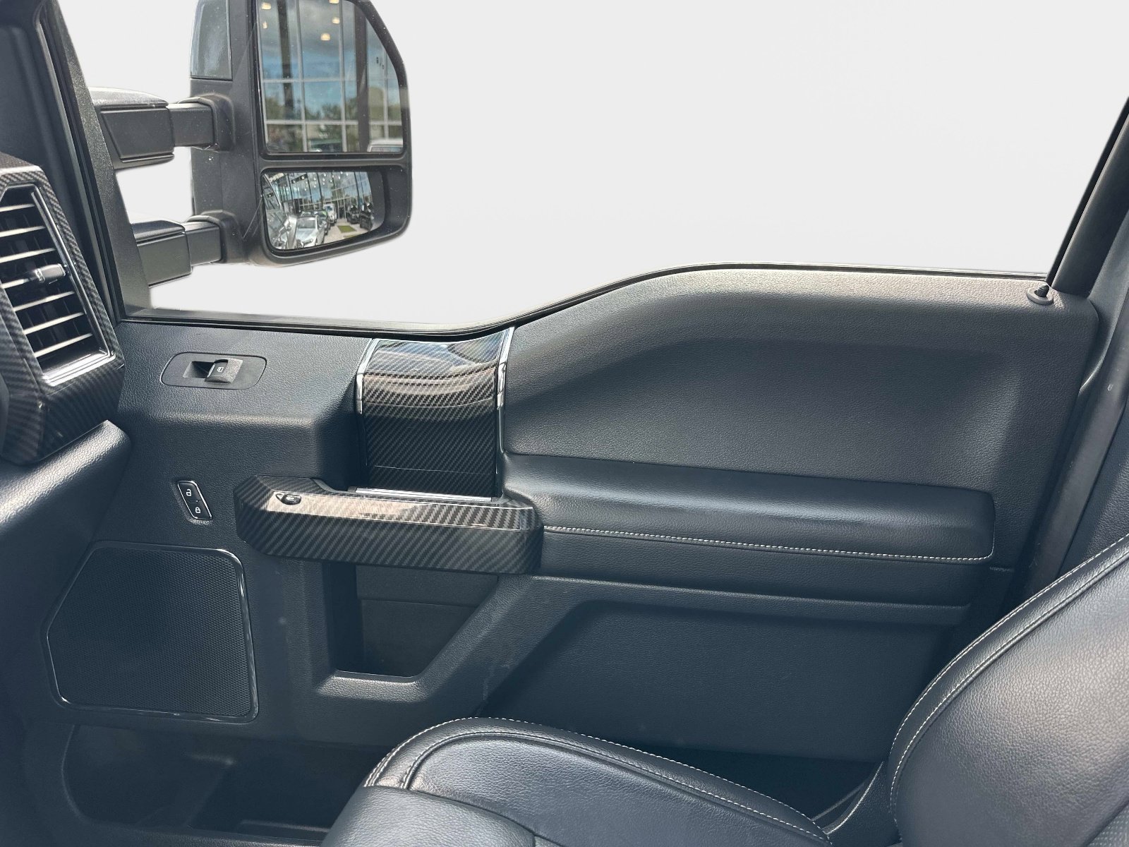 Used 2022 Gray Metallic Ford Lariat image 26