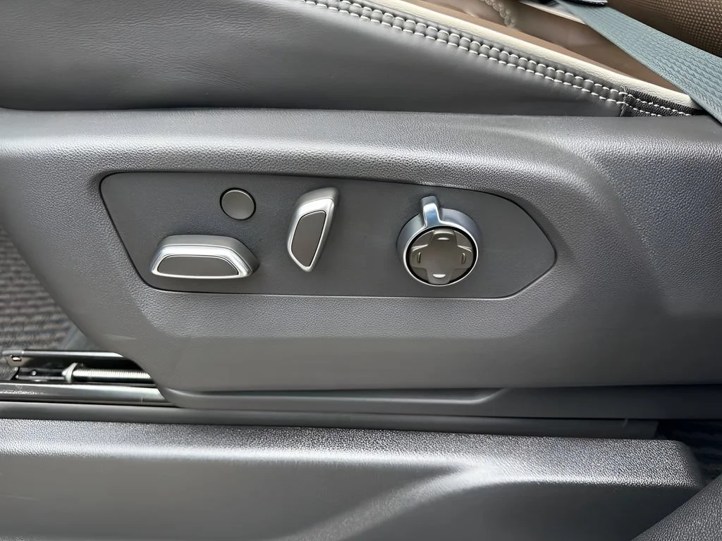 New 2026 Glacier White Tricoat GMC Denali Ultimate image 10