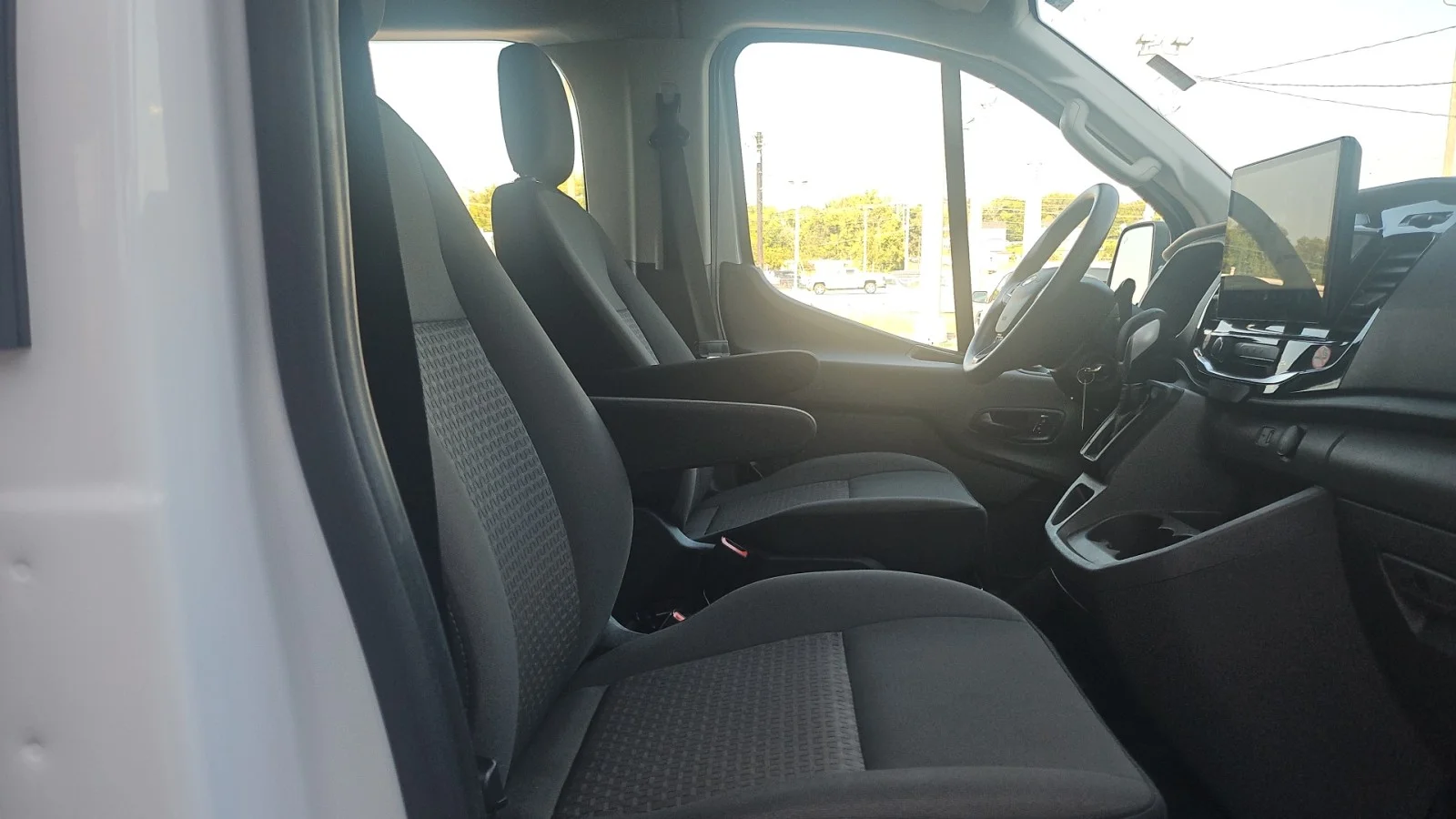 Used 2024 White Ford 350 XLT LR RWD image 14