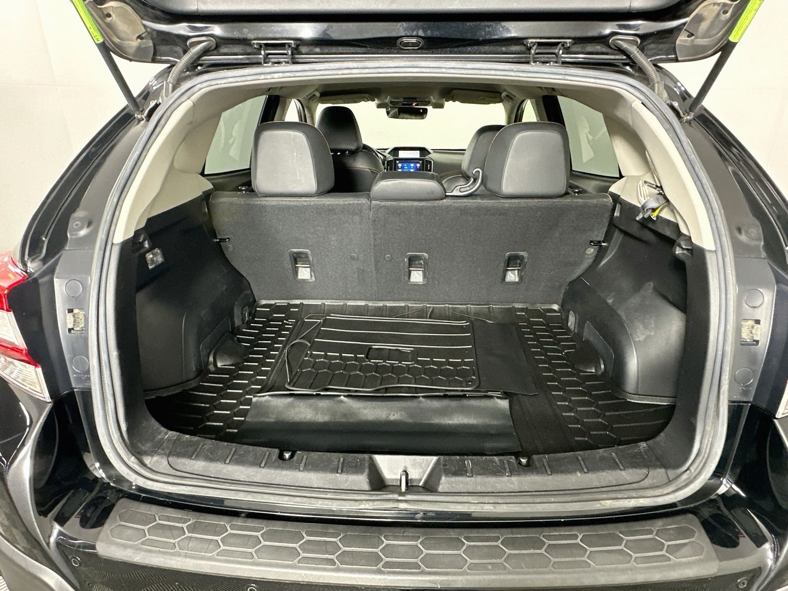 Used 2019 Crystal Black Silica Subaru 2.0i Limited image 25