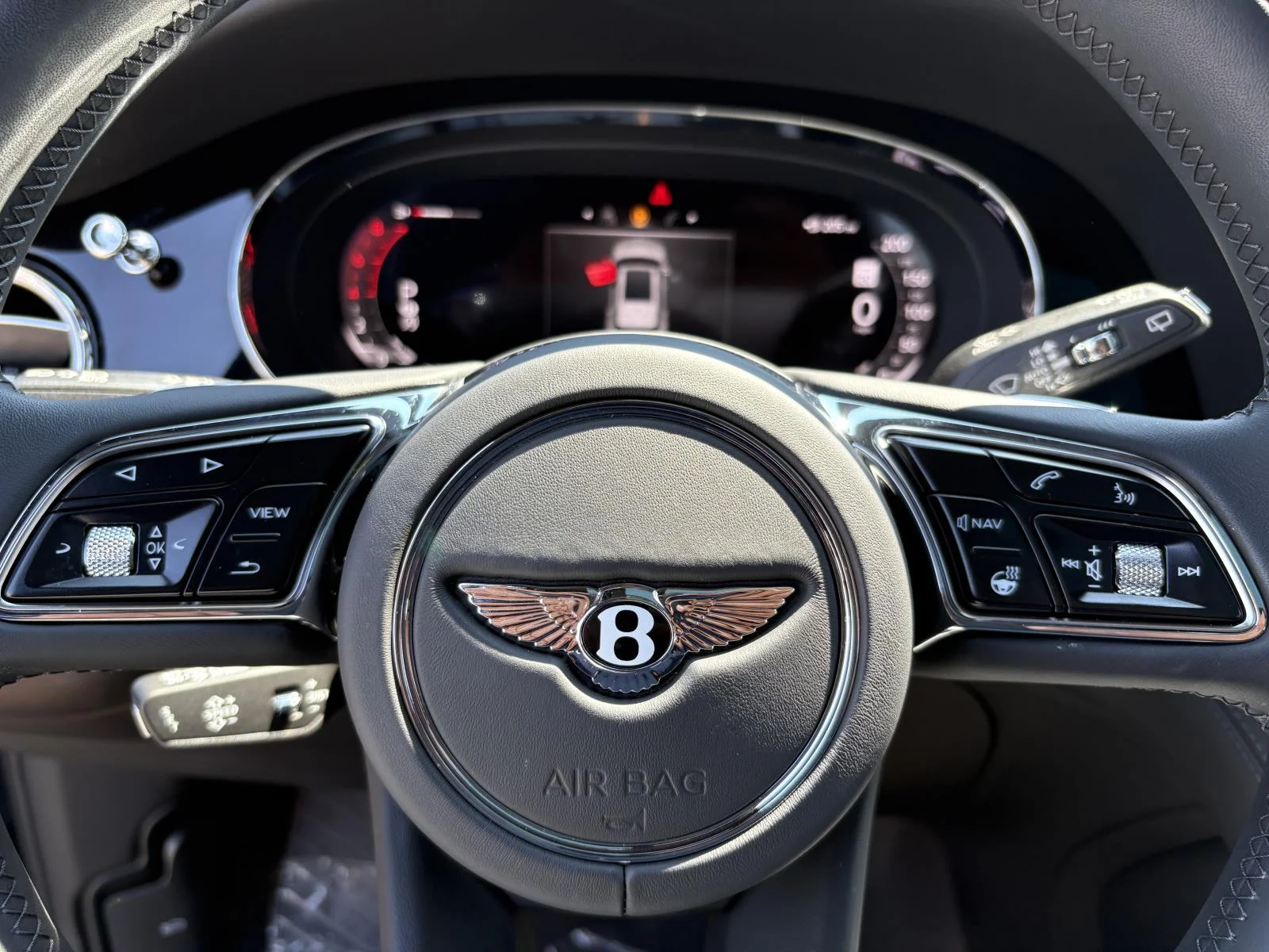 2024 Bentley Bentayga - Photo 24