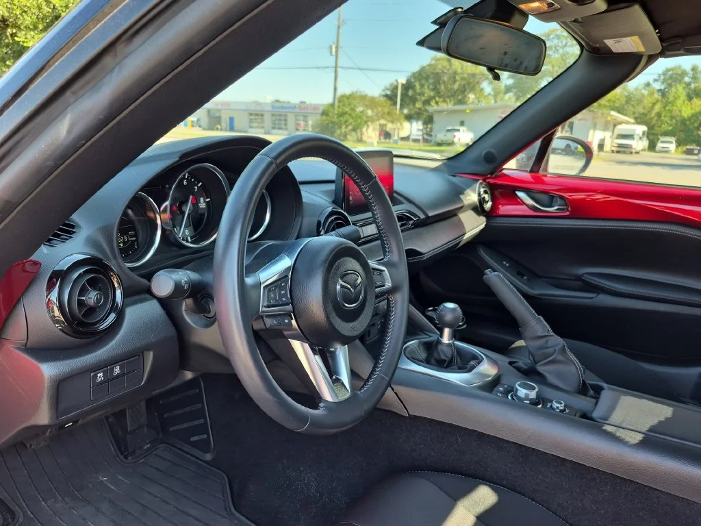 Used 2023 Red Mazda Club image 25