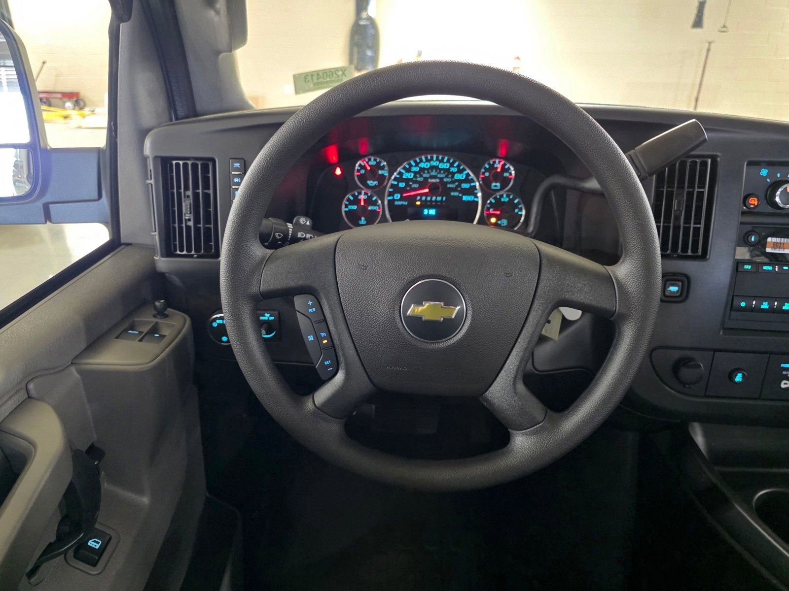New 2026 Summit White Chevrolet WT image 30