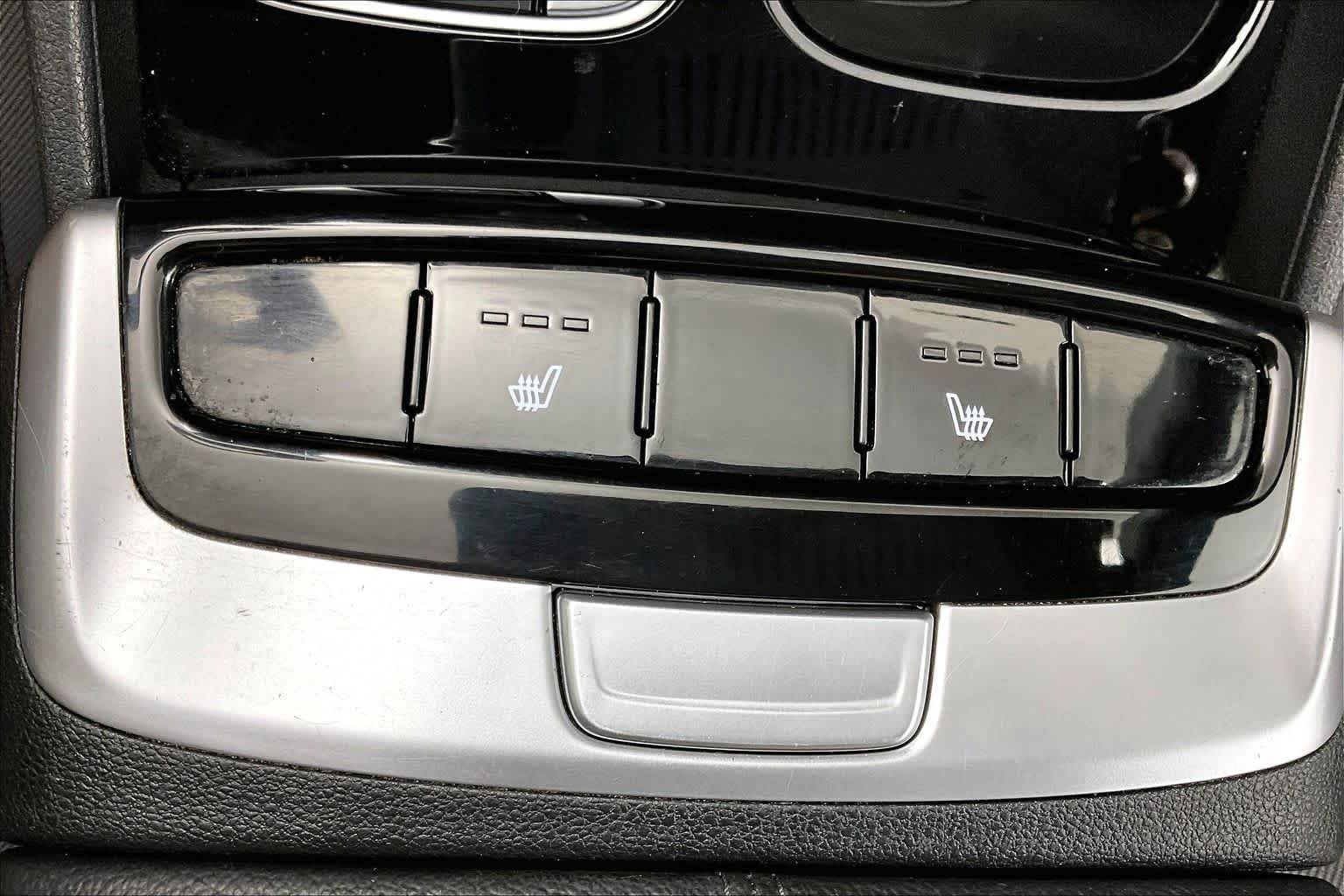 Used 2022 Ice White Hyundai SEL image 28