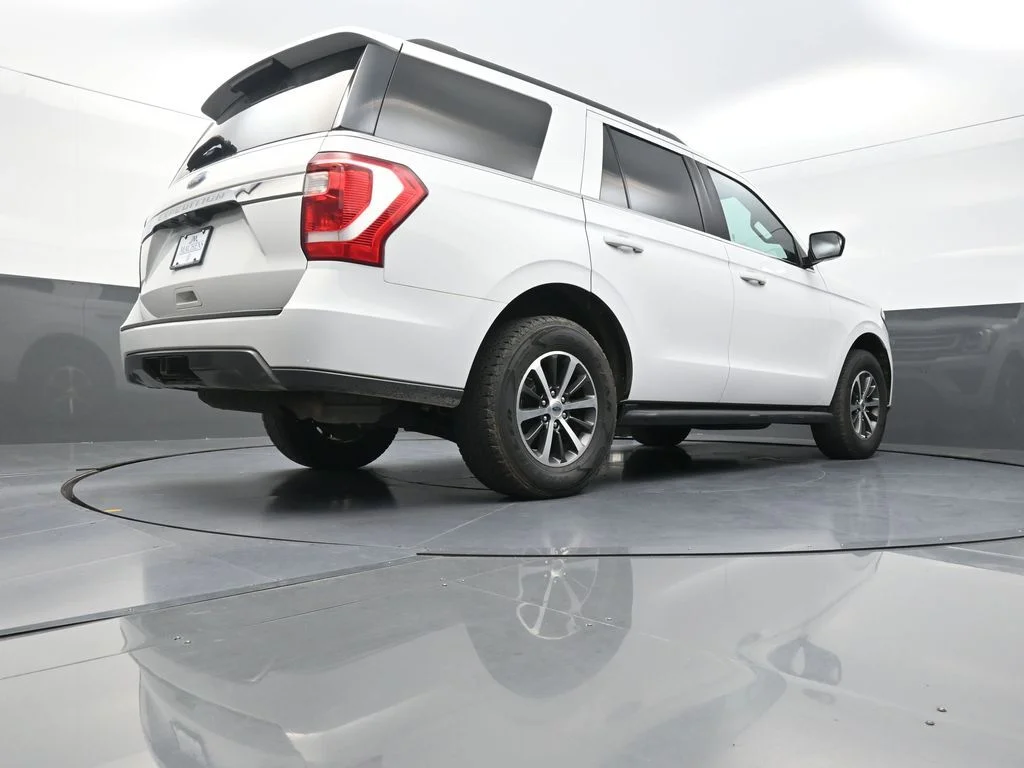Used 2020 White Ford XL image 29