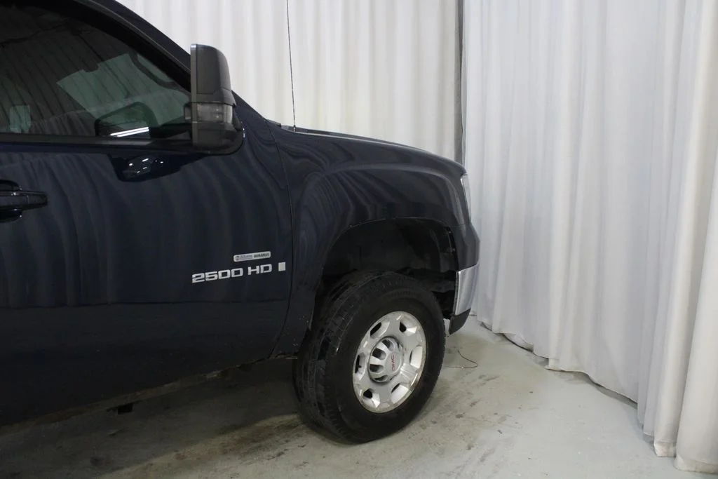 Used 2009 Blue GMC SLT image 25