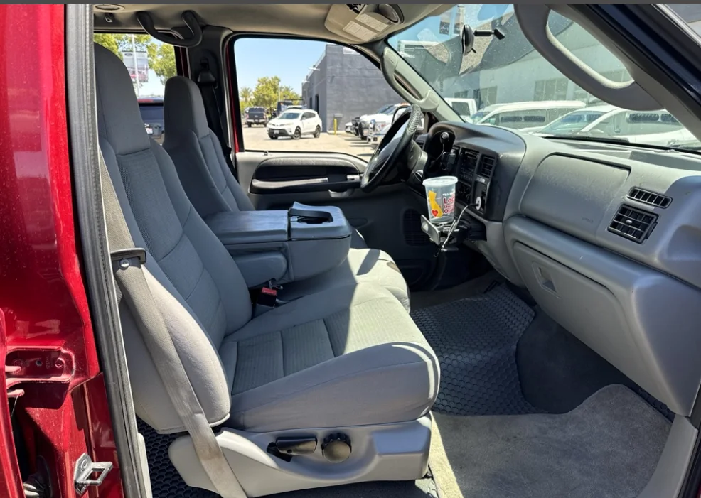 Used 2005 Red Ford XLT image 12