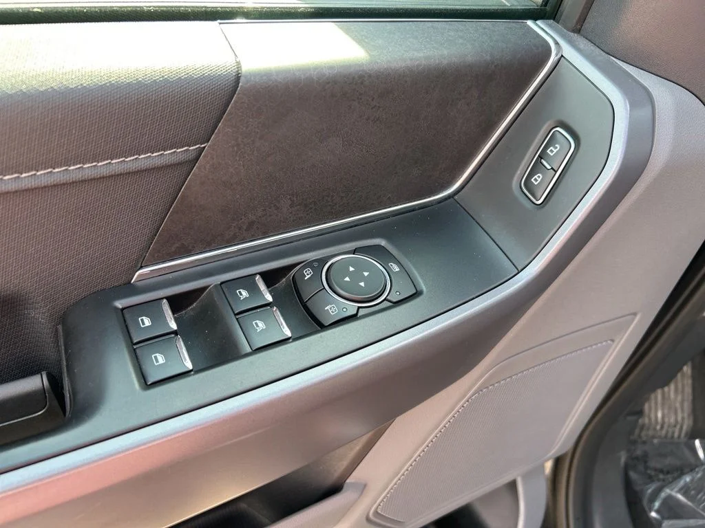 Used 2025 Black Ford XLT image 19