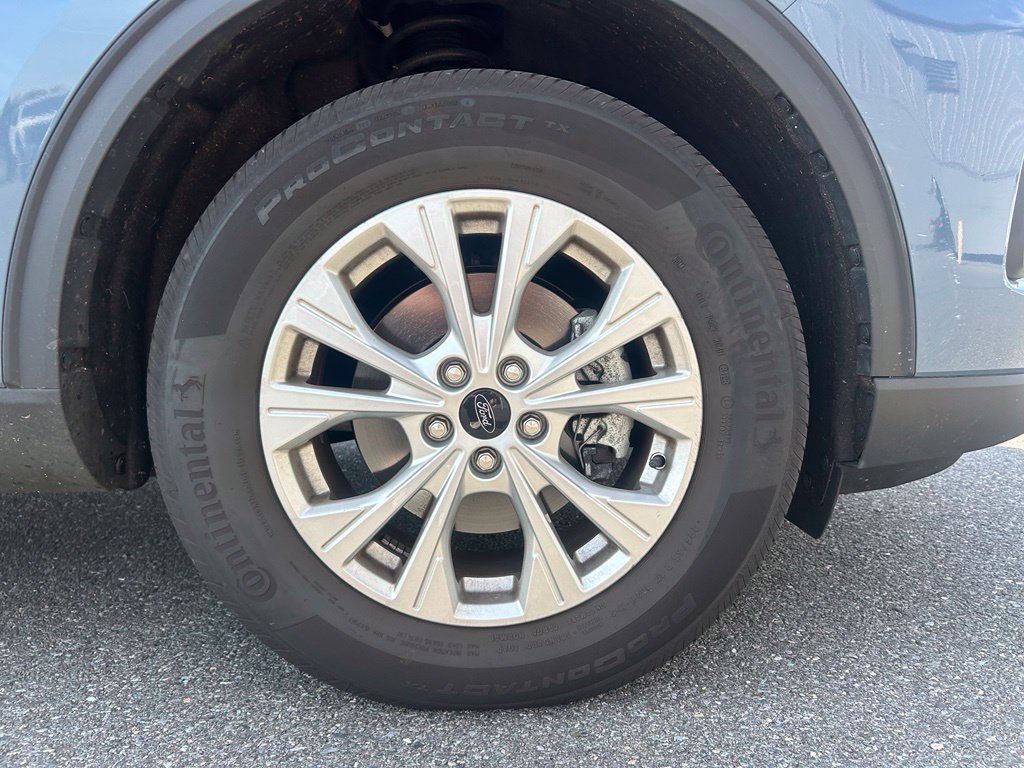 Used 2023 Vapor Blue Ford Active image 31