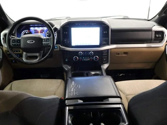 Used 2022 Oxford White Ford XLT Crew Cab image 30