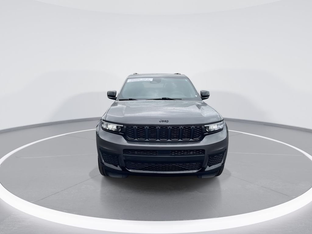 Used 2025 Gray Jeep Altitude X image 3