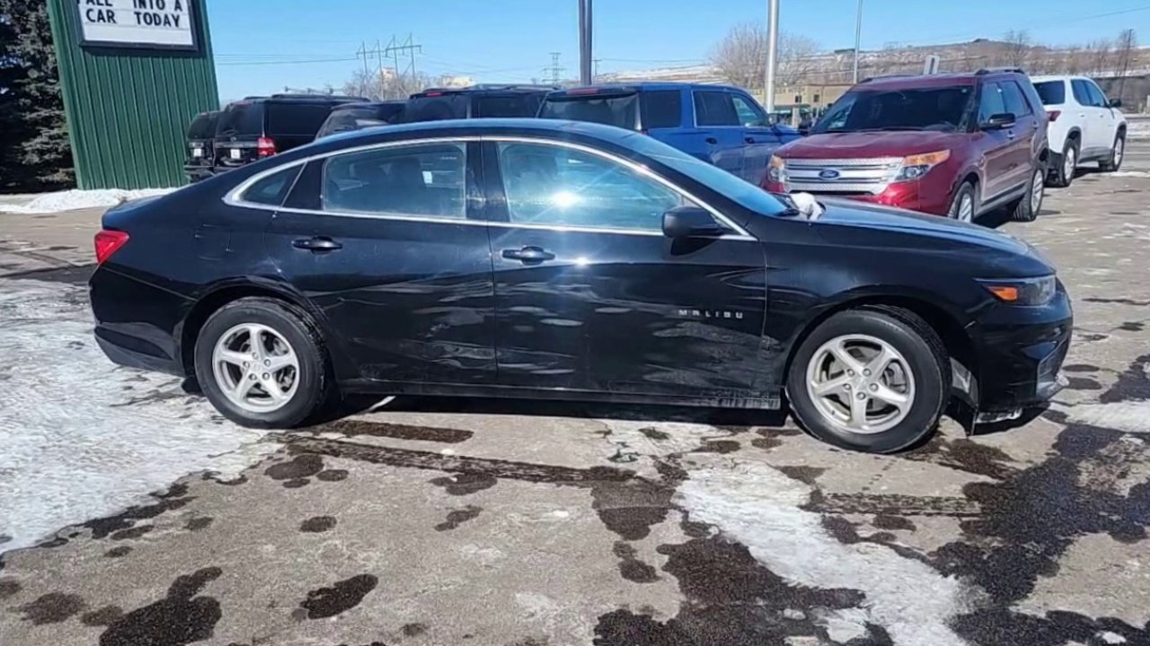 2018 Chevrolet Malibu LS photo 3
