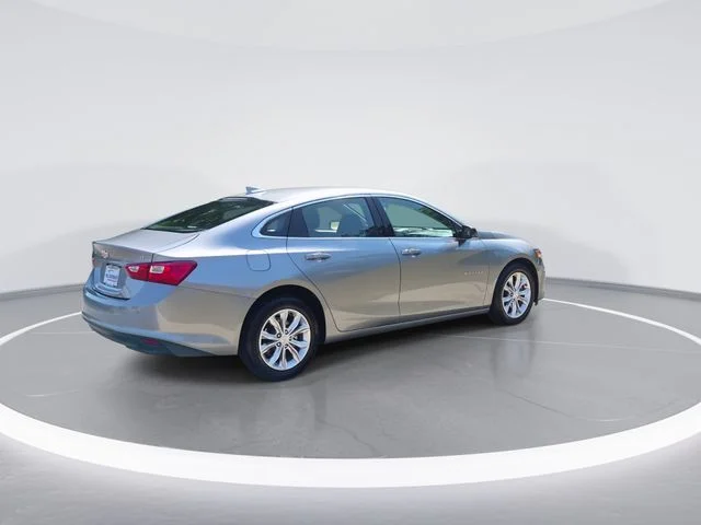 Used 2025 Gray Chevrolet LT image 8