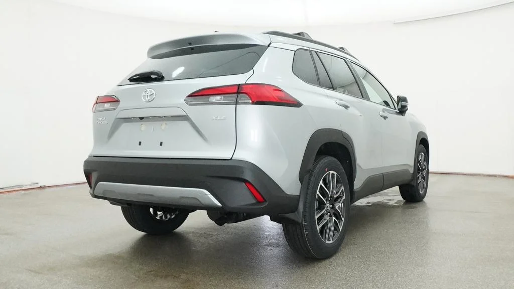 New 2026 Sonic Silver Toyota XLE image 11