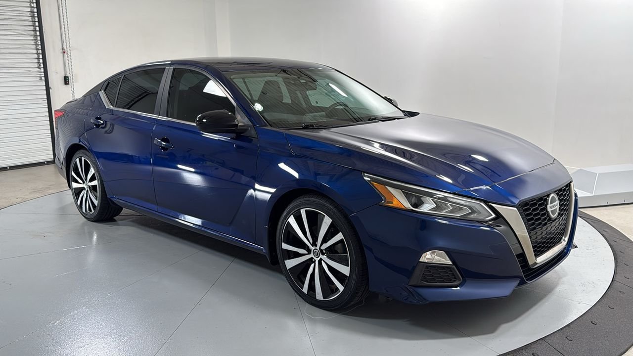 Used 2020 Blue Nissan 2.5 SR image 3