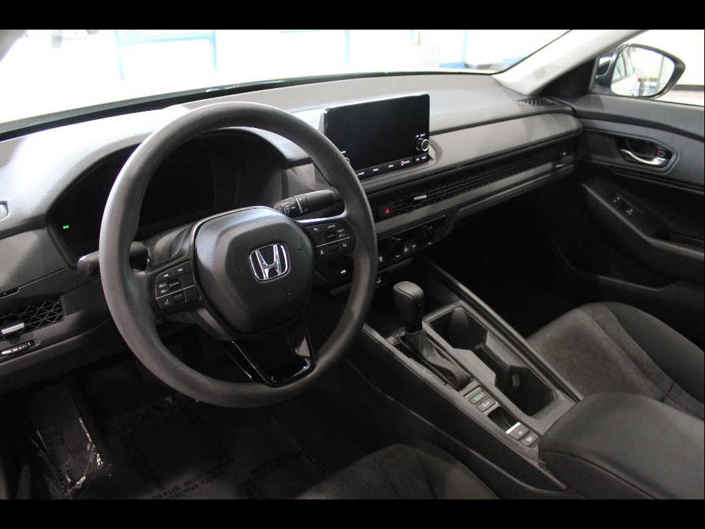 Certified Used 2025 Platinum White Pearl Honda 1.5T SE image 12