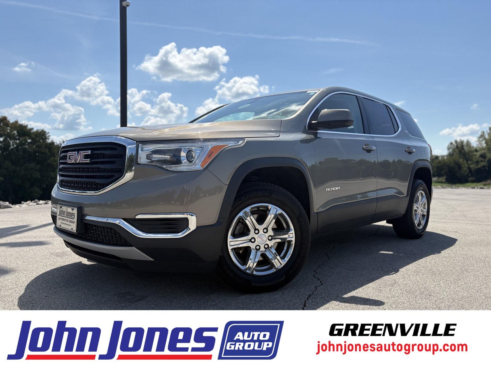 Used 2019 Pepperdust Metallic GMC SLE image 1