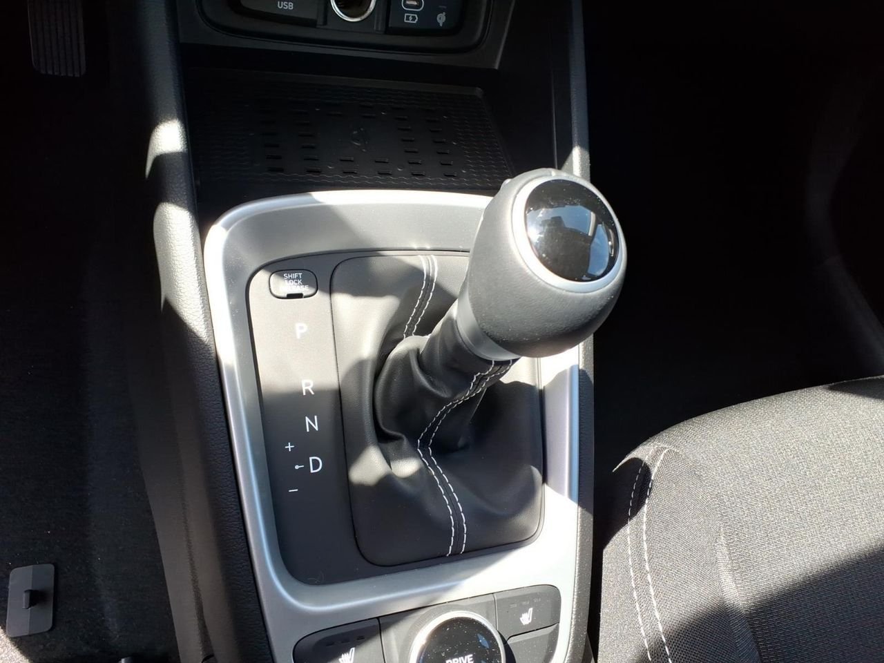 New 2026 Onyx Black Hyundai SEL image 27