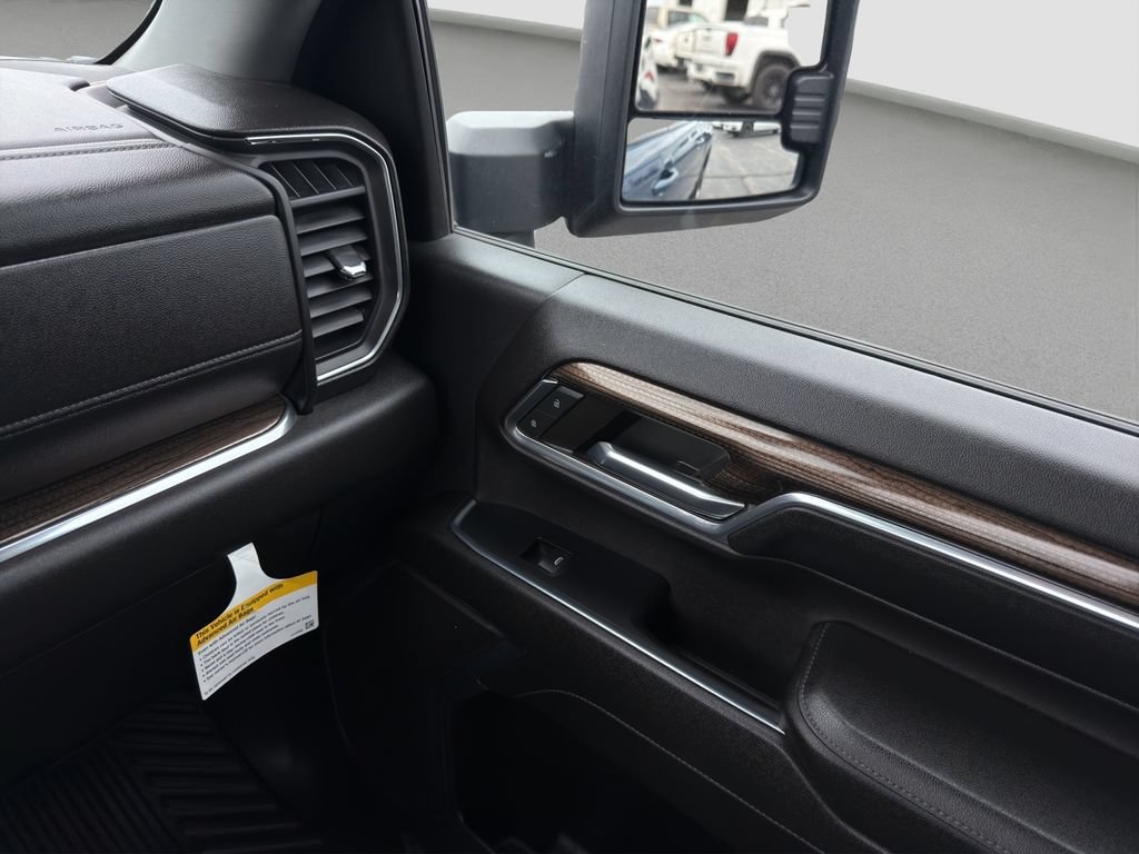Used 2024 Lakeshore Blue Metallic Chevrolet LT image 17