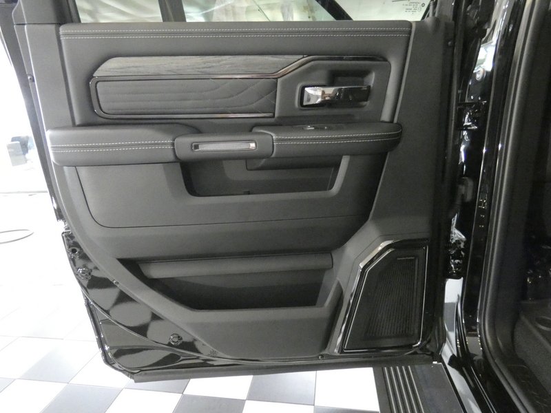 New 2026 Diamond Black Crystal Pearl-Coat Exterior Paint RAM Limited Mega Cab 6