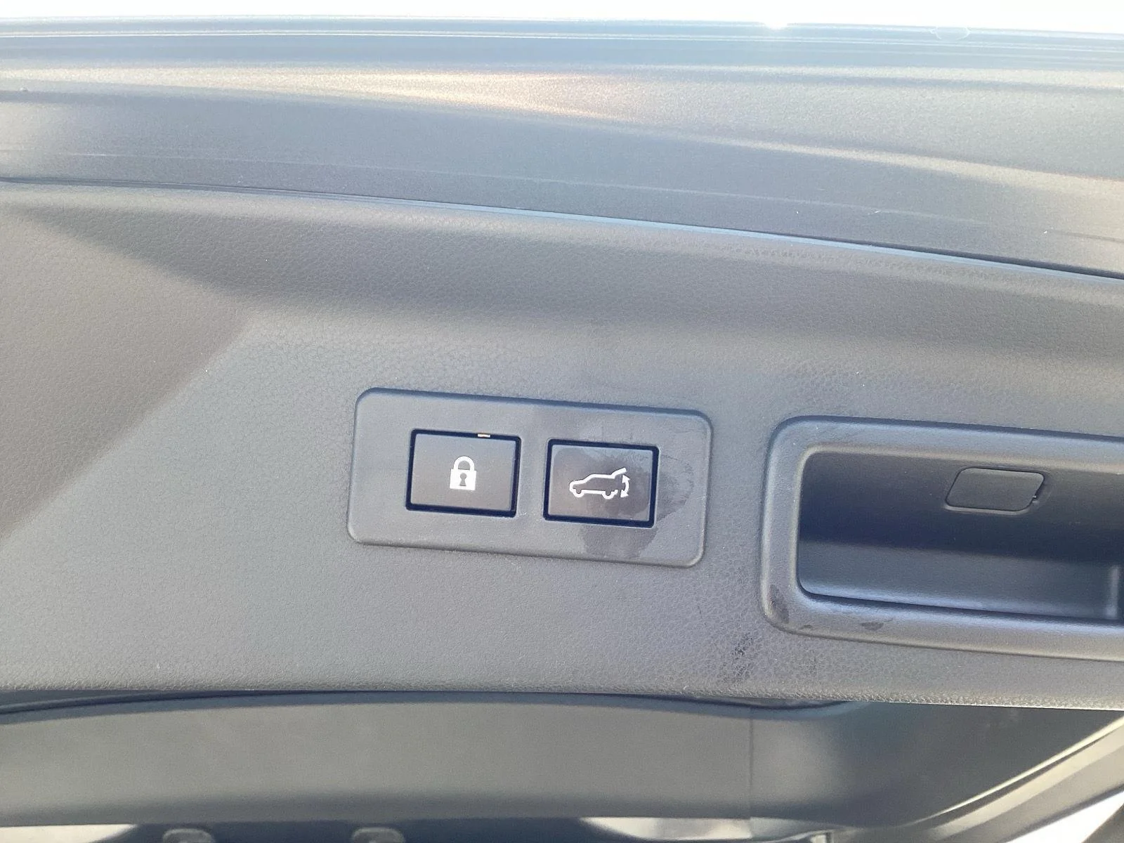 Used 2025 Magnetite Gray Metallic Subaru Limited image 8