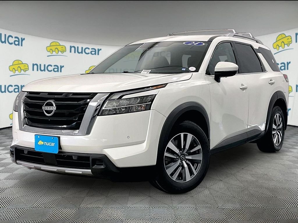 Used 2024 Pearl White Tricoat Nissan SL image 3