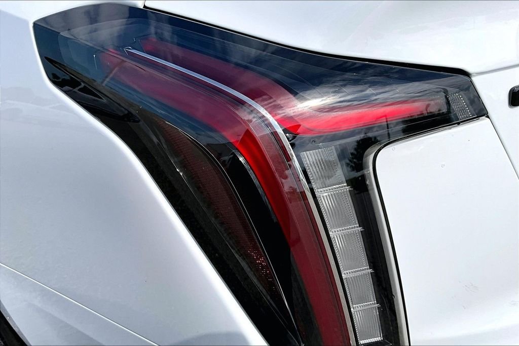 Used 2024 White Cadillac V-Series image 32